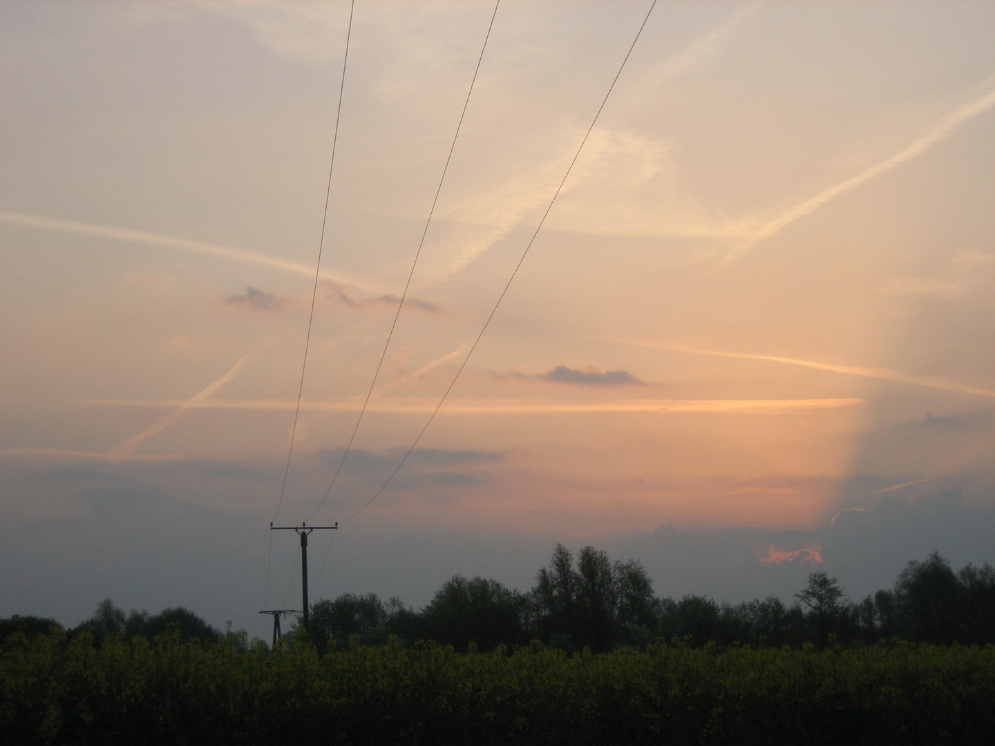 Power-Cables-VS-Con-Trails