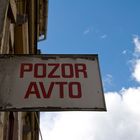 "Pozor Avto" - "Achtung Auto"