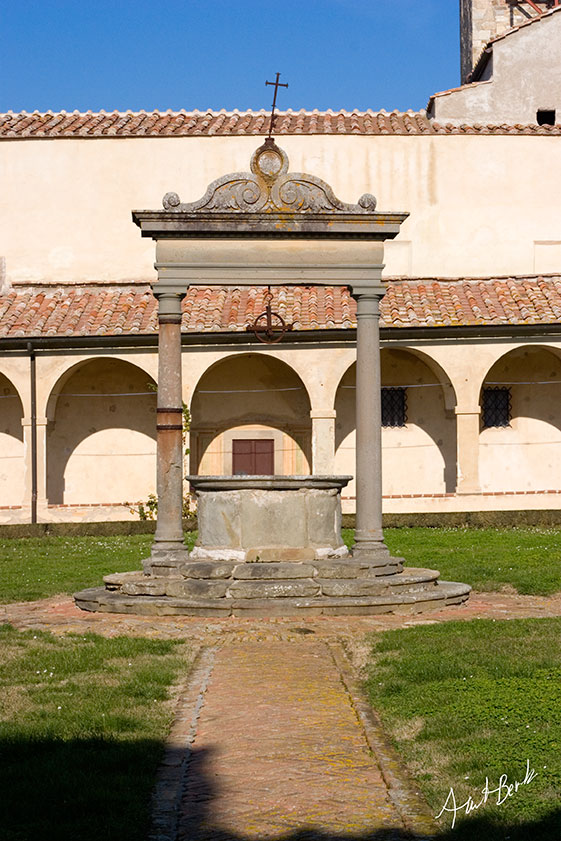 Pozzo Chiostro Pontignano SI