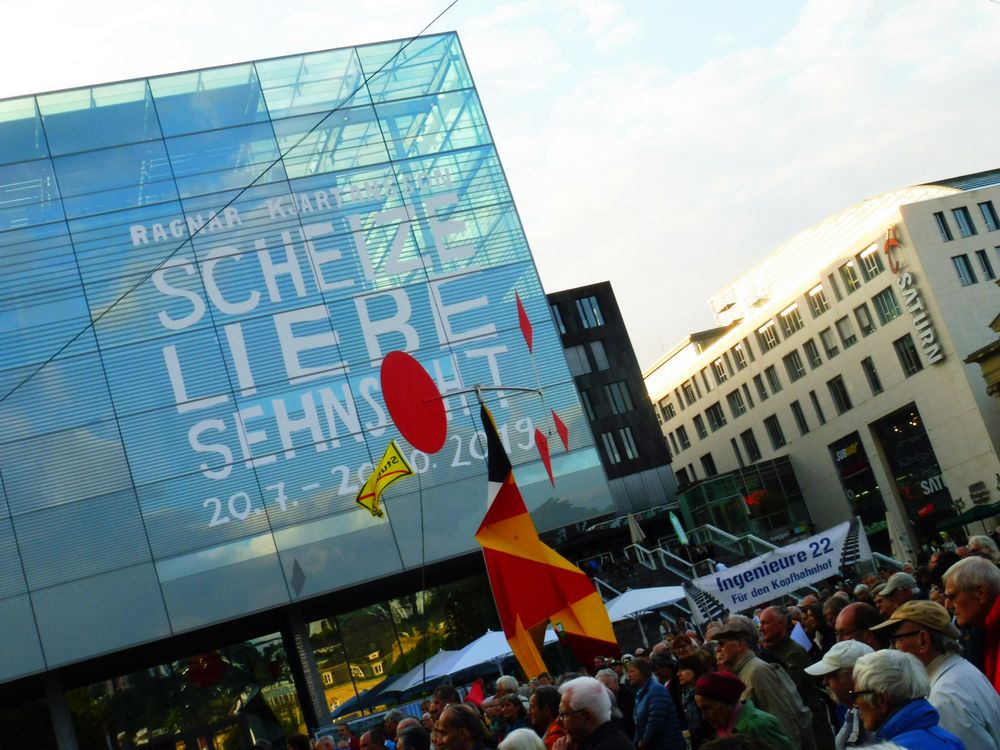 PP Aktuell Stgt  Schlossplatz lum-19col  sept19