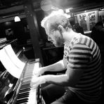 PP JAZZ Piano Heckeler inSW Stgt - - IMG_3740_inSW_D83