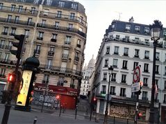 PP Place Anvers paris le matin Durchblick p30-2019-05-22-541-col 