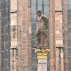 PP Statue vor Kirche HD P20-19-col