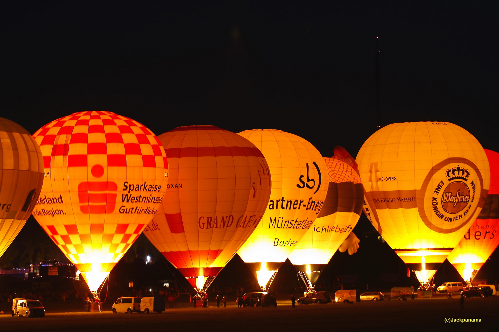 PPP-Tage 2010 in Wesel: Ballonglühen auf dem Flugplatz Römerwardt