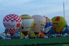 PPP-Tage 2010 in Wesel: Ballonglühen auf dem Plugplatz Römerwardt (1)