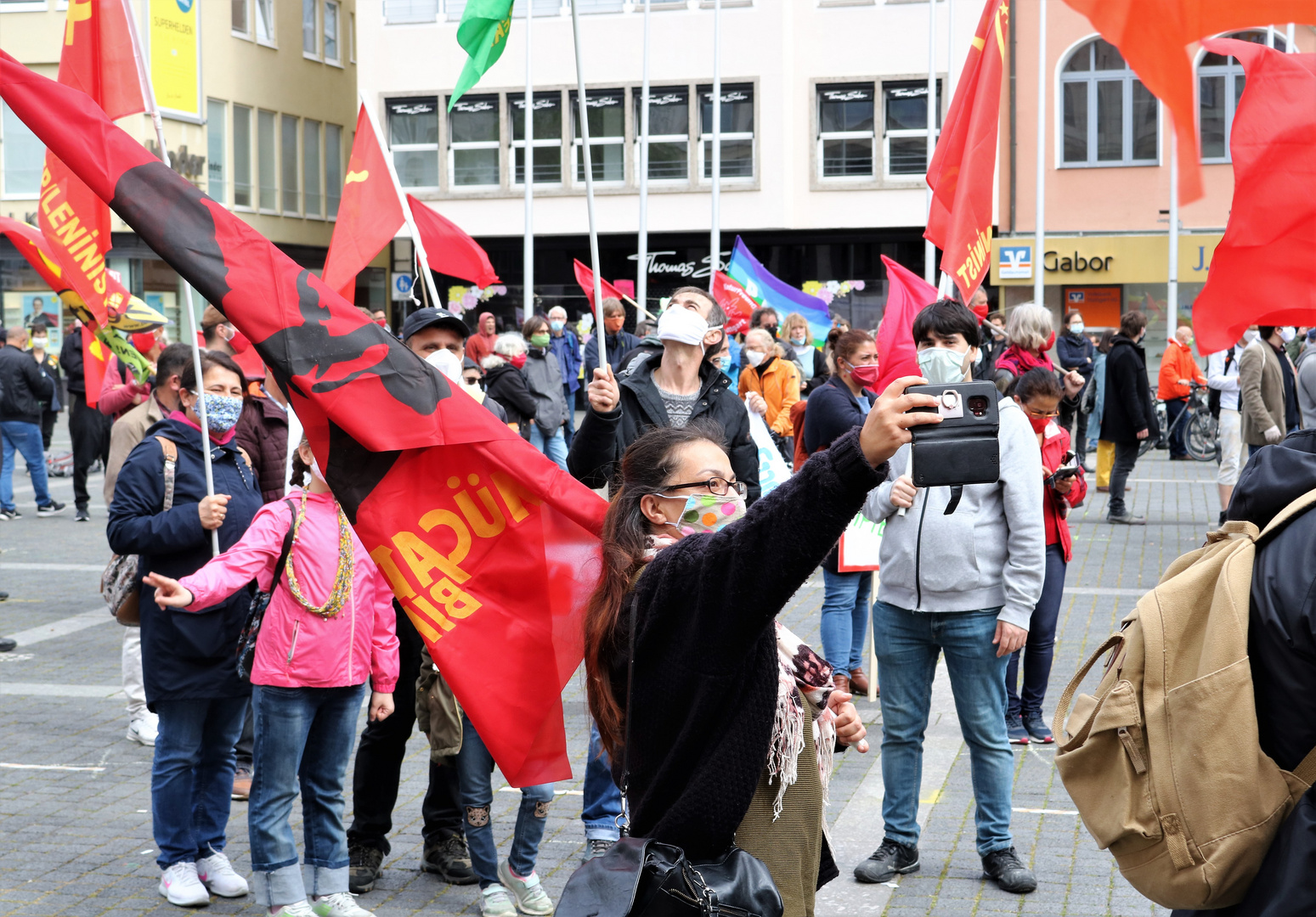 PP_street_Demo_Selfie_Stgt_1mai20