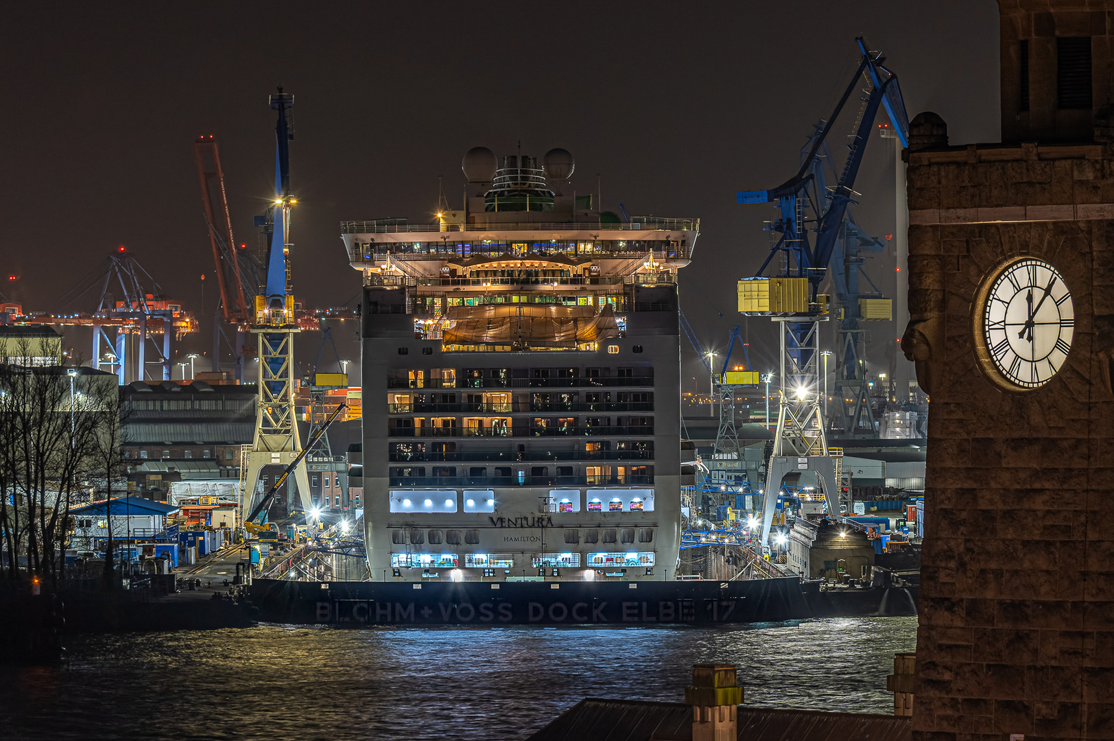 P&Q Cruises Ventura @Blohm&Voss Dock Elbe 17