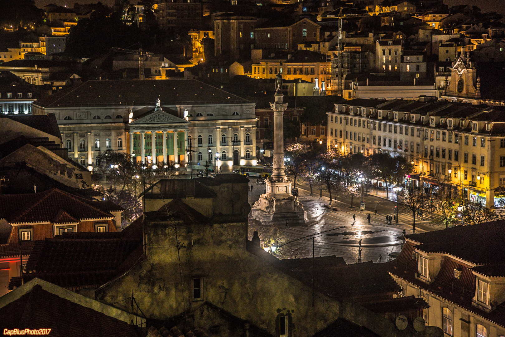 Praça de D. Pedro IV by night