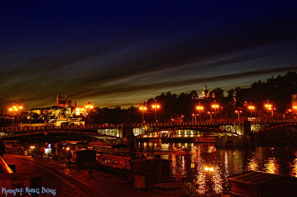 praag in Night