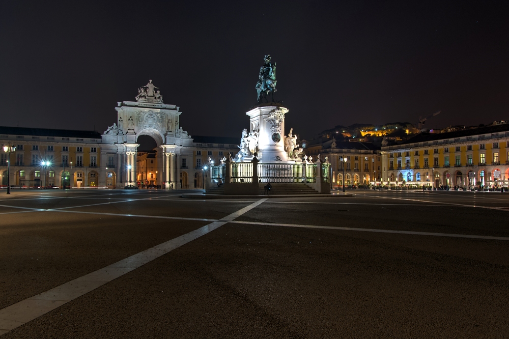 Praca do Comercio bei Nacht