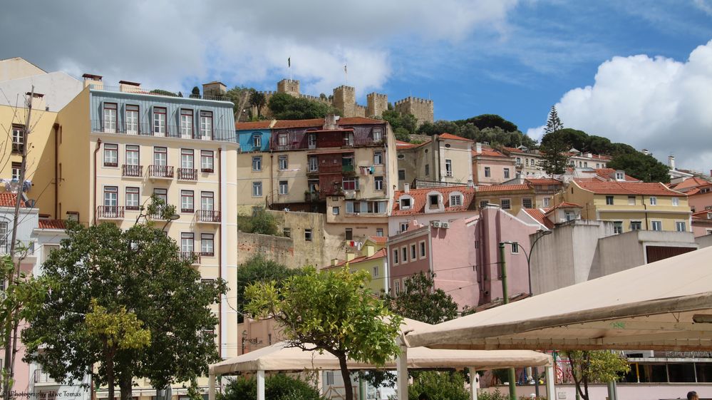 Praca Figueira, Blick zum Castelo de Sào Jorge