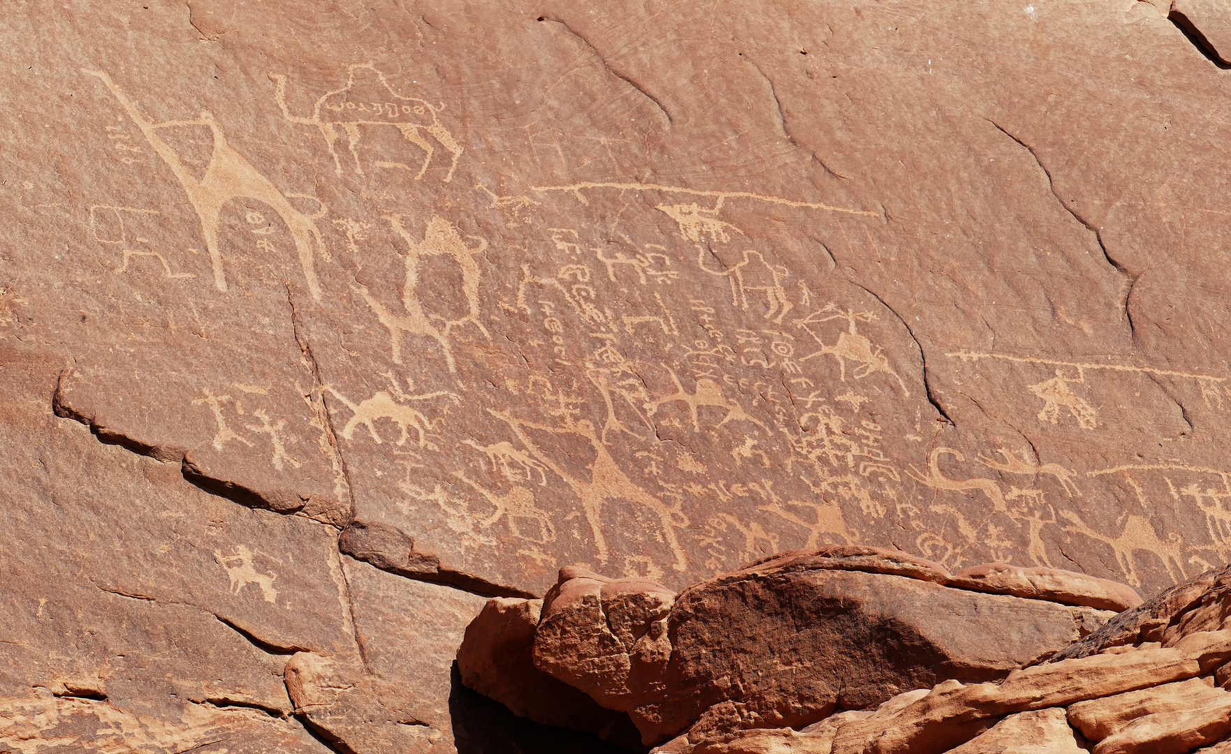 Prähistorische Schriften im Wadi Rum