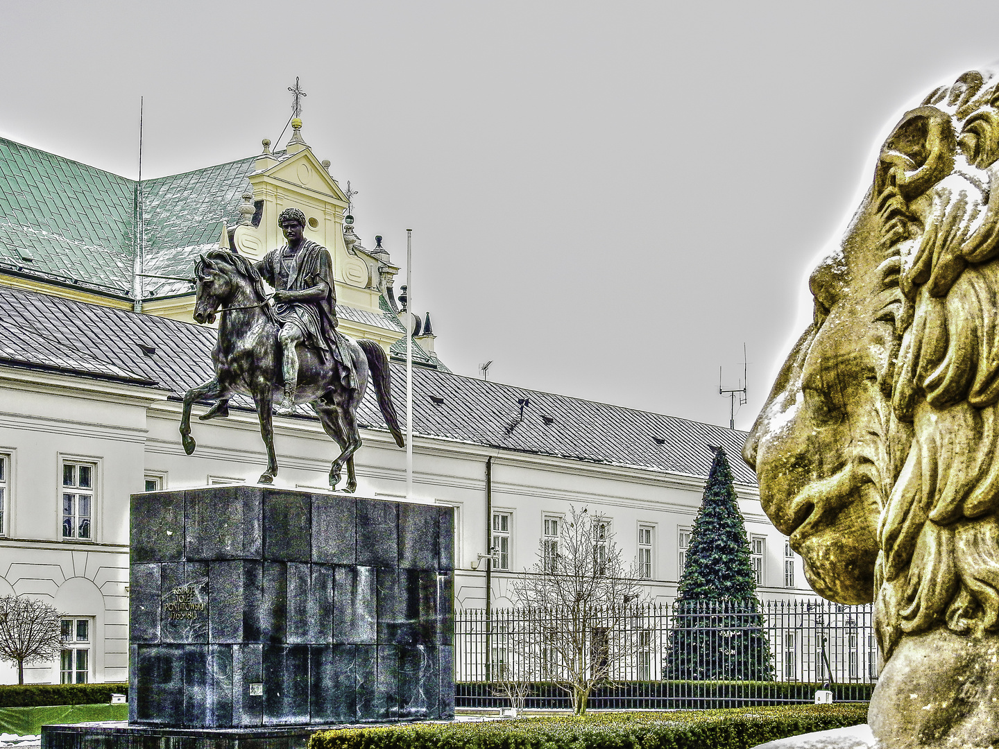 Präsidentenpalast mit Reiterdenkmal