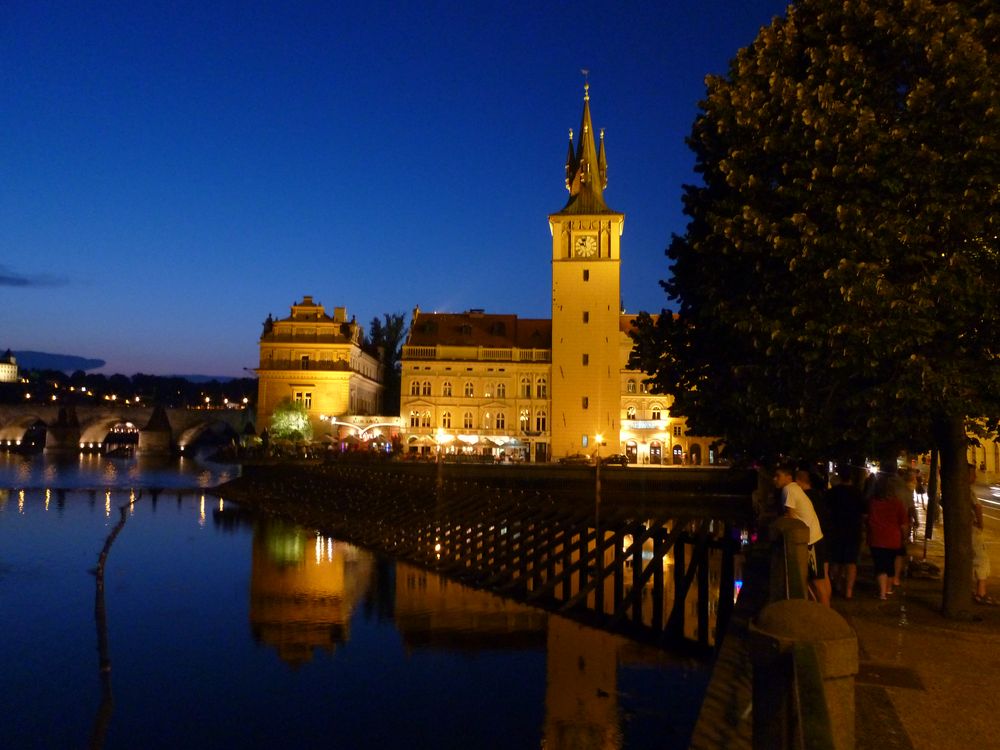 Prag bei Nacht