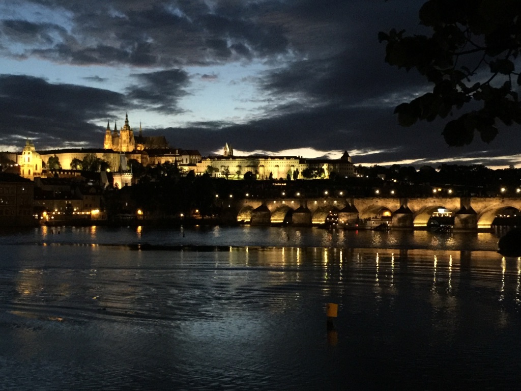 Prag bei Nacht