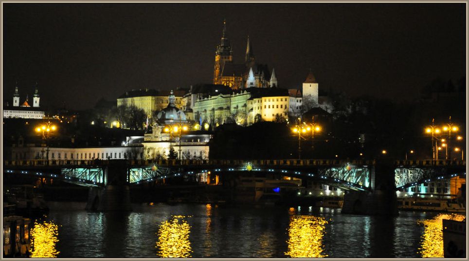 Prag bei Nacht