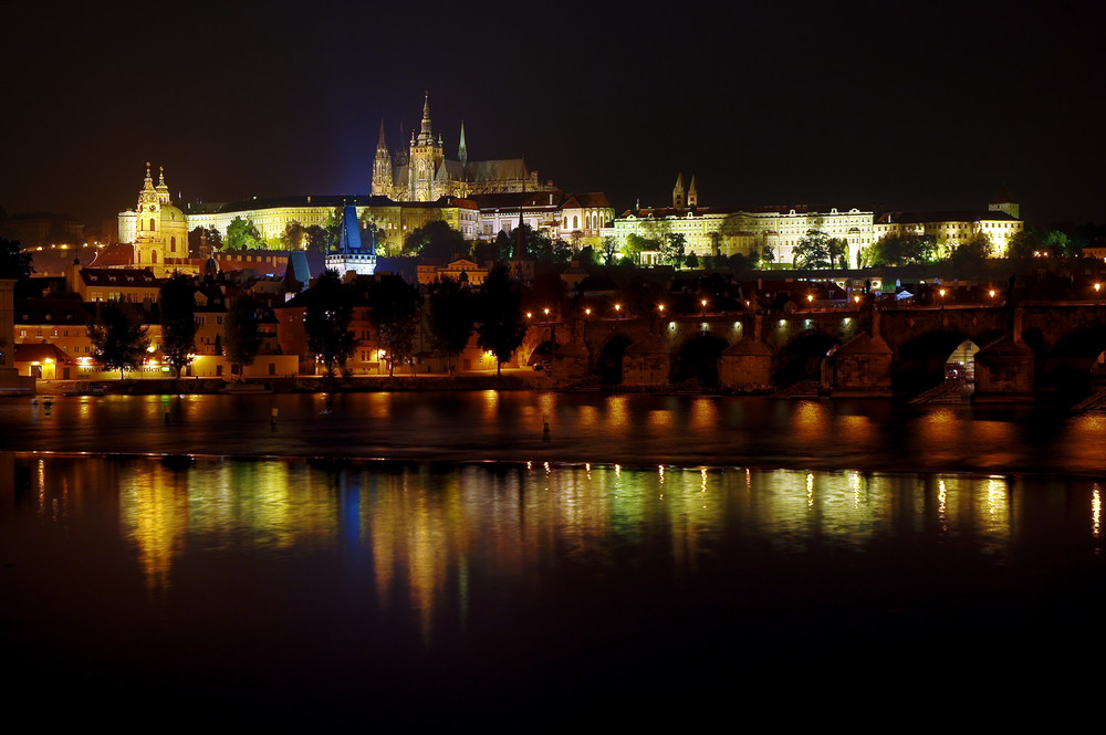 Prag bei Nacht