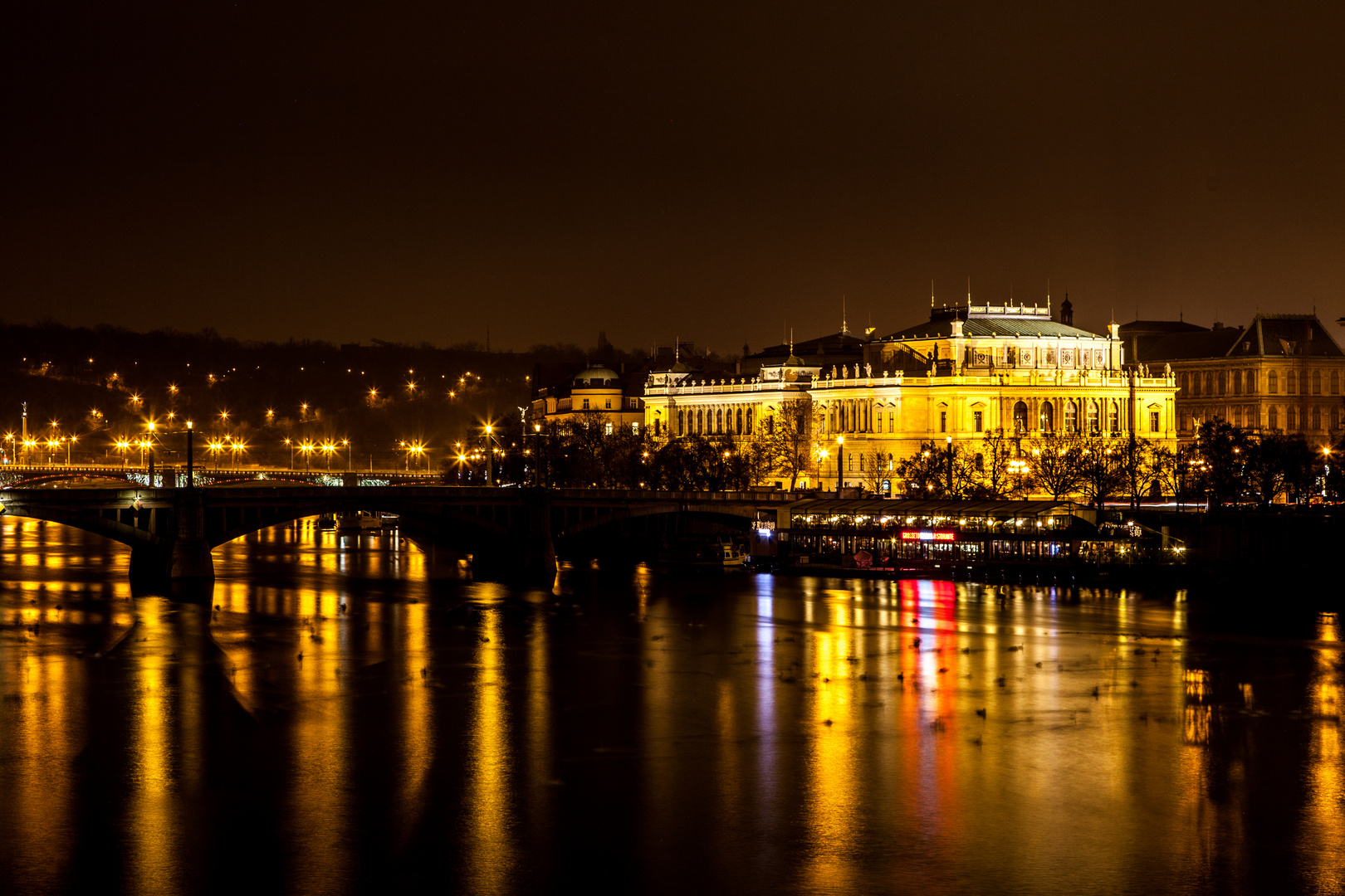 Prag bei Nacht