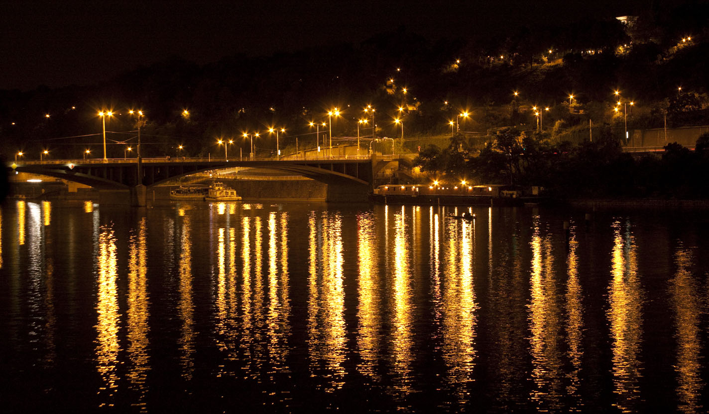 Prag bei Nacht