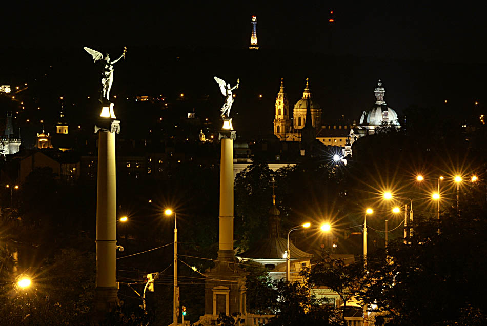 Prag bei Nacht