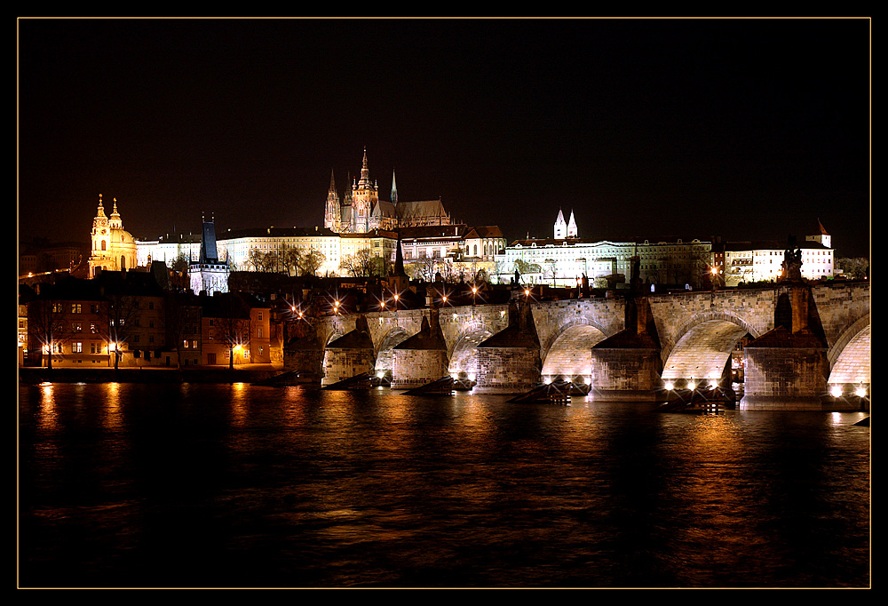 Prag bei Nacht