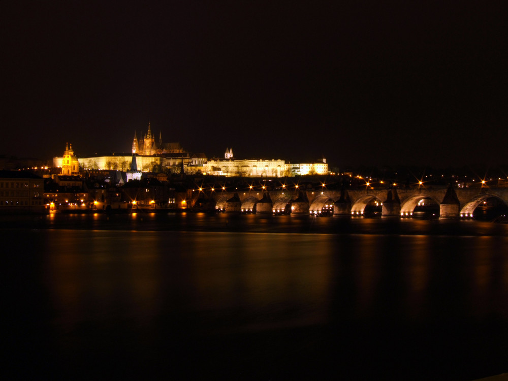 Prag bei Nacht