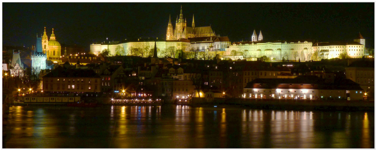 Prag bei Nacht