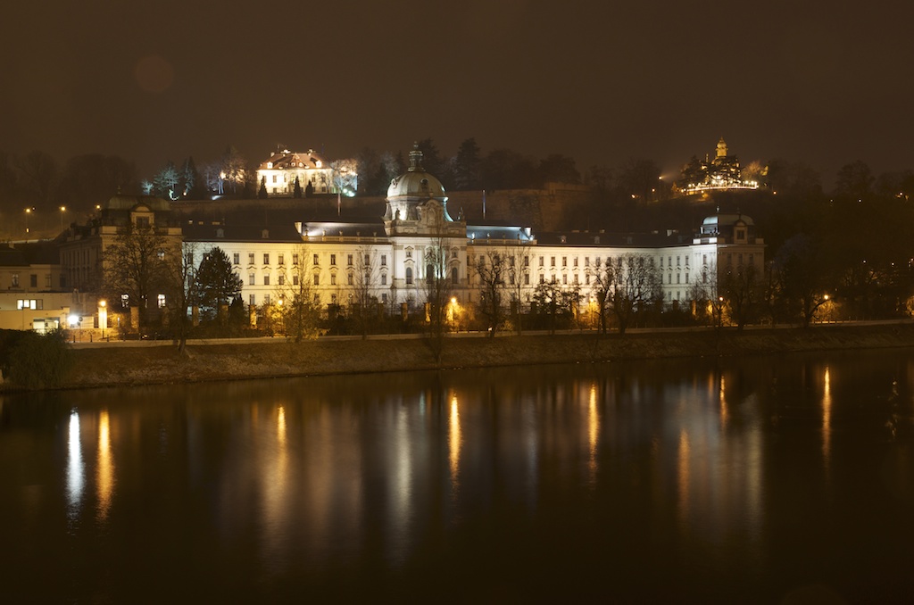 Prag bei Nacht I