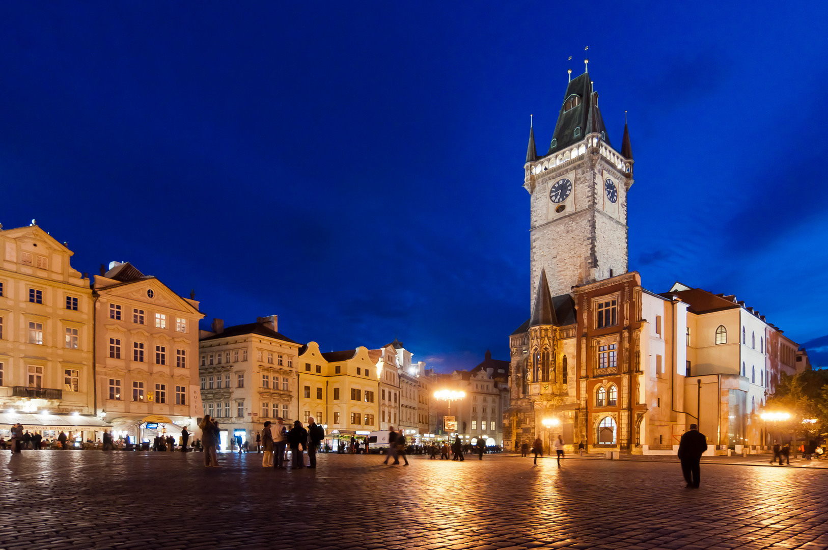 Prag bei Nacht - Rathaus