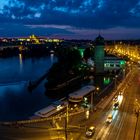 Prag bei Nacht vom Tanzenden Haus aus gesehen