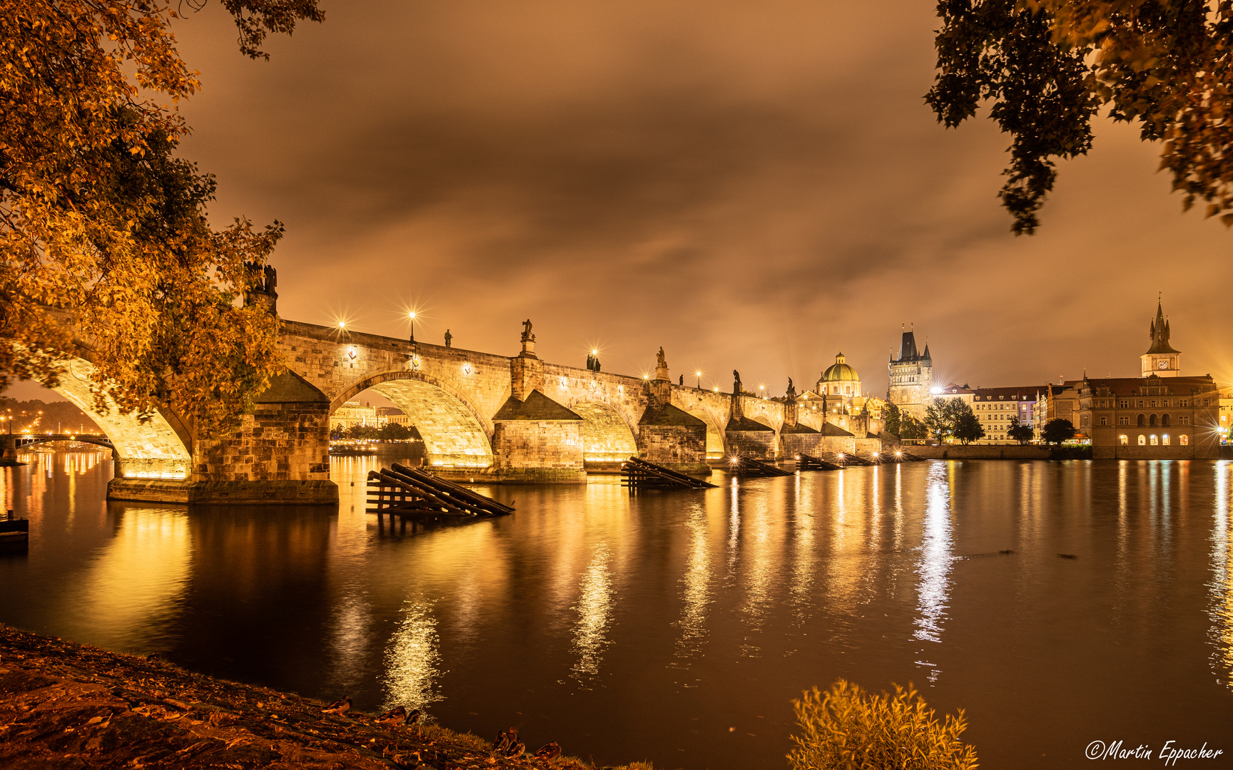 Prag by night