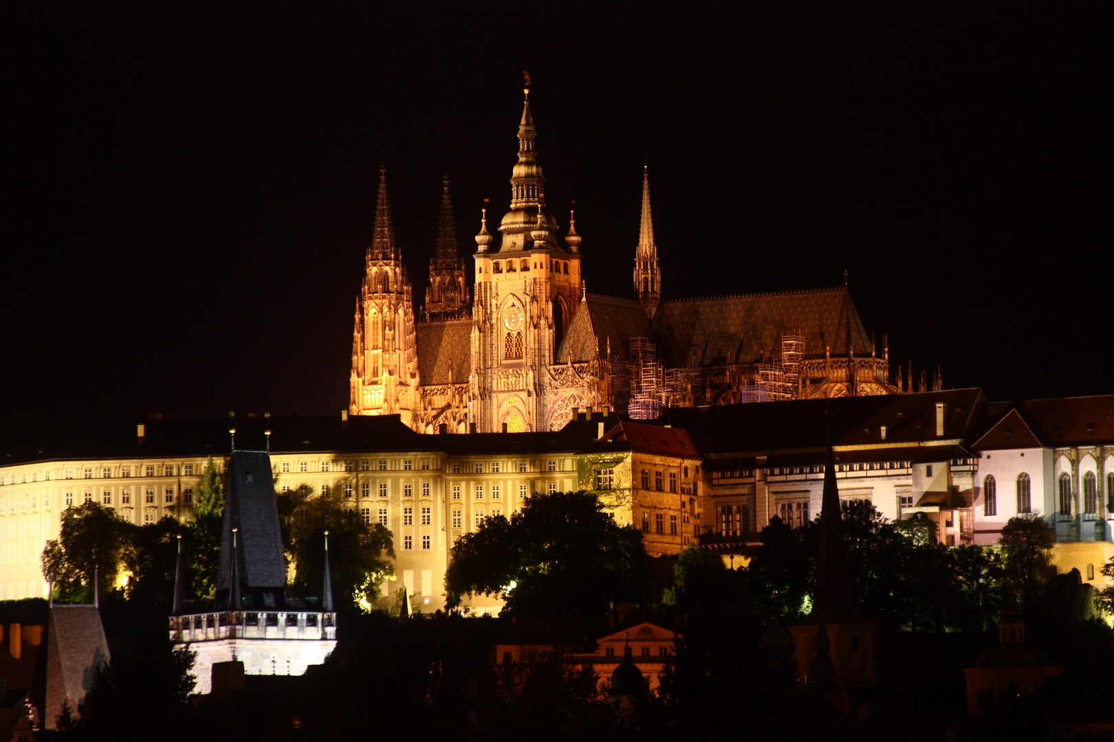 Prag by Night