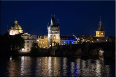 PRAG - DIE KARLSBRÜCKE AM ABEND