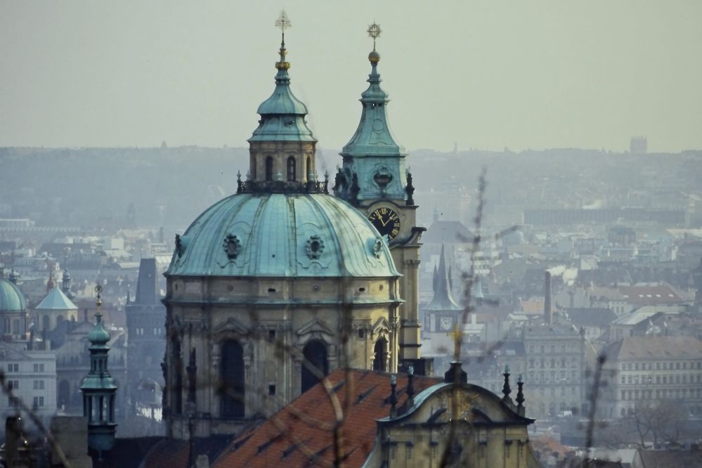 Prag im frühen Morgendunst......