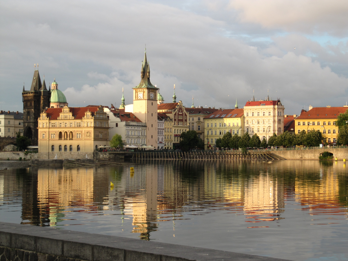 Prag im Glanz der Abendsonne