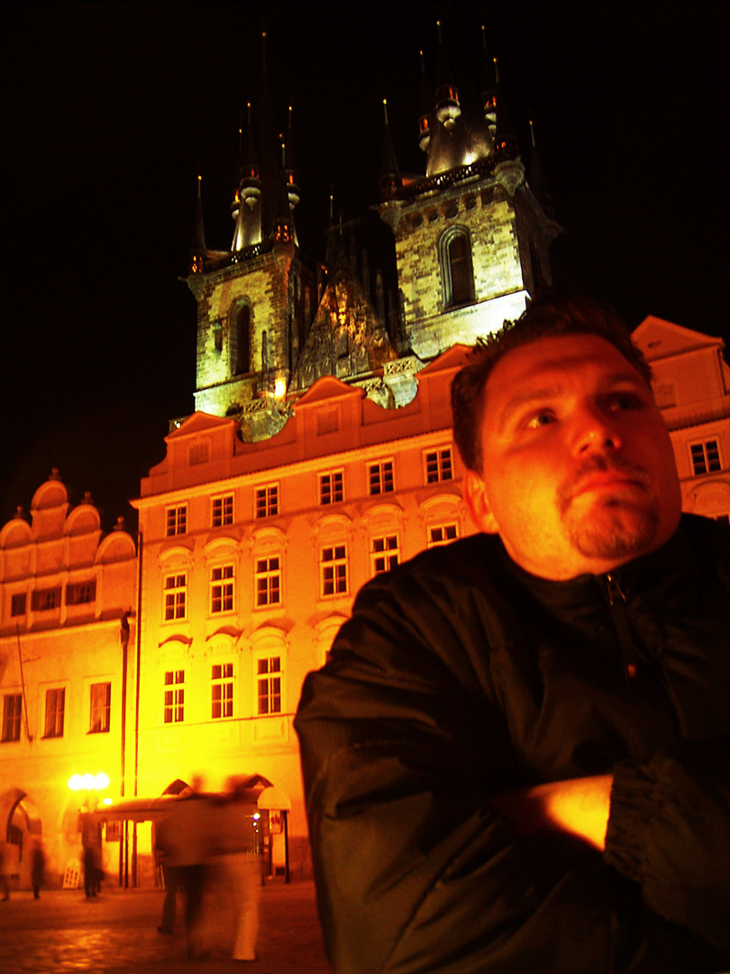 Prag im Hintergrund