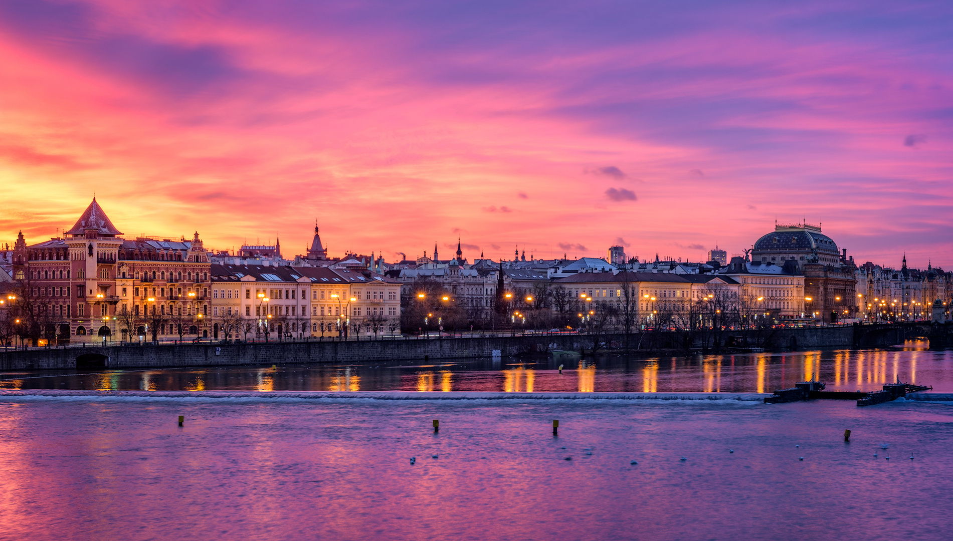 Prag im Morgenrot