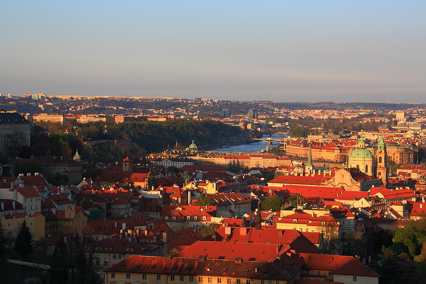 Prag in den Abendsonnenstrahlen