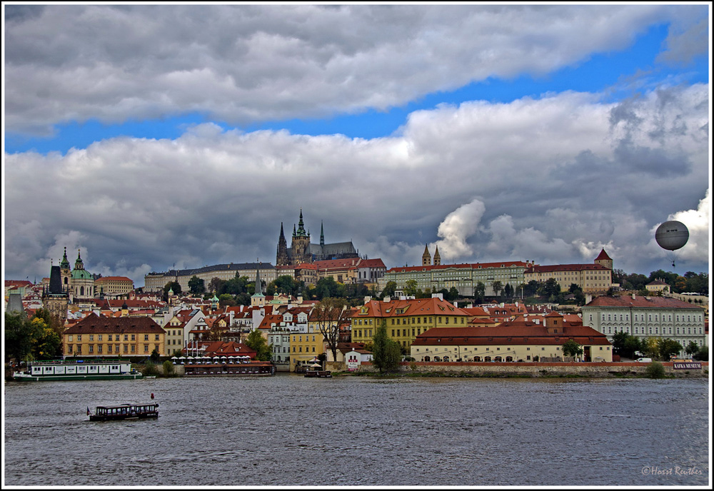 Prag, in seinen schönen frischen Farben.