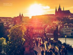 Prag - Karlsbrücke im Sonnenuntergang