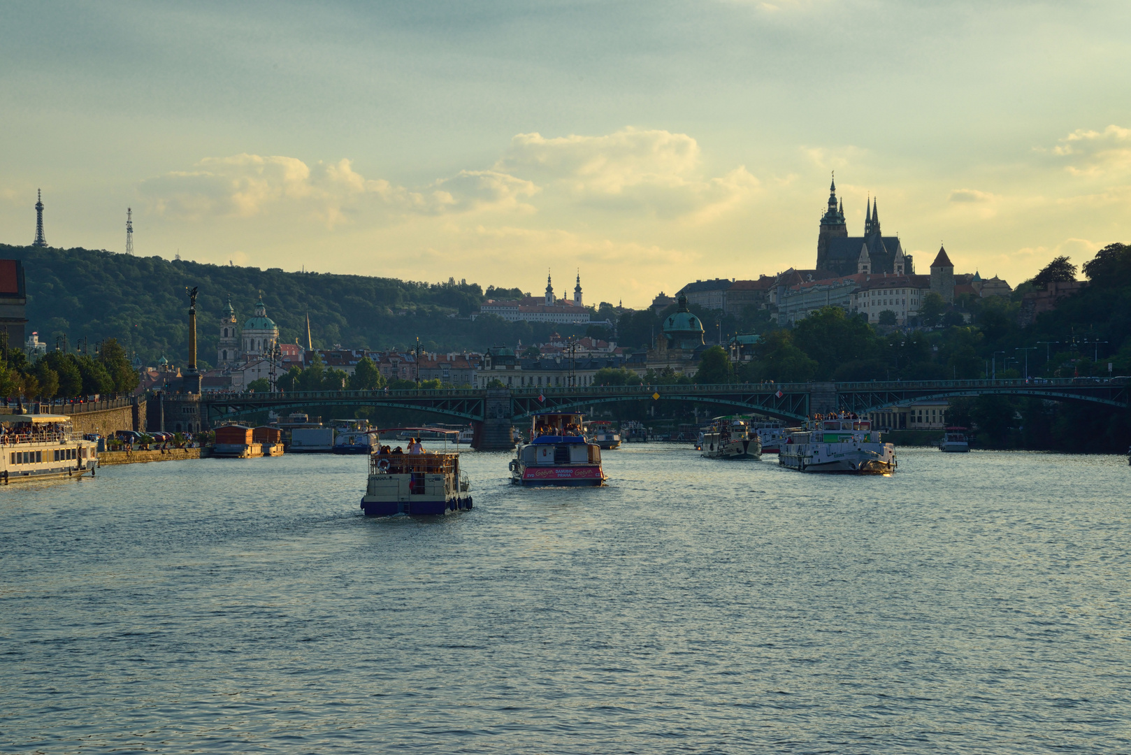 Prag mit Moldau und Burg