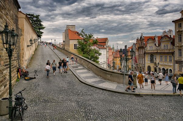 Prag nach rechts oder links ?