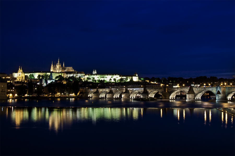 Prag @ Night