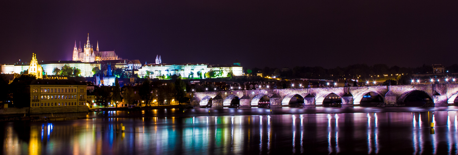 Prag @ Night