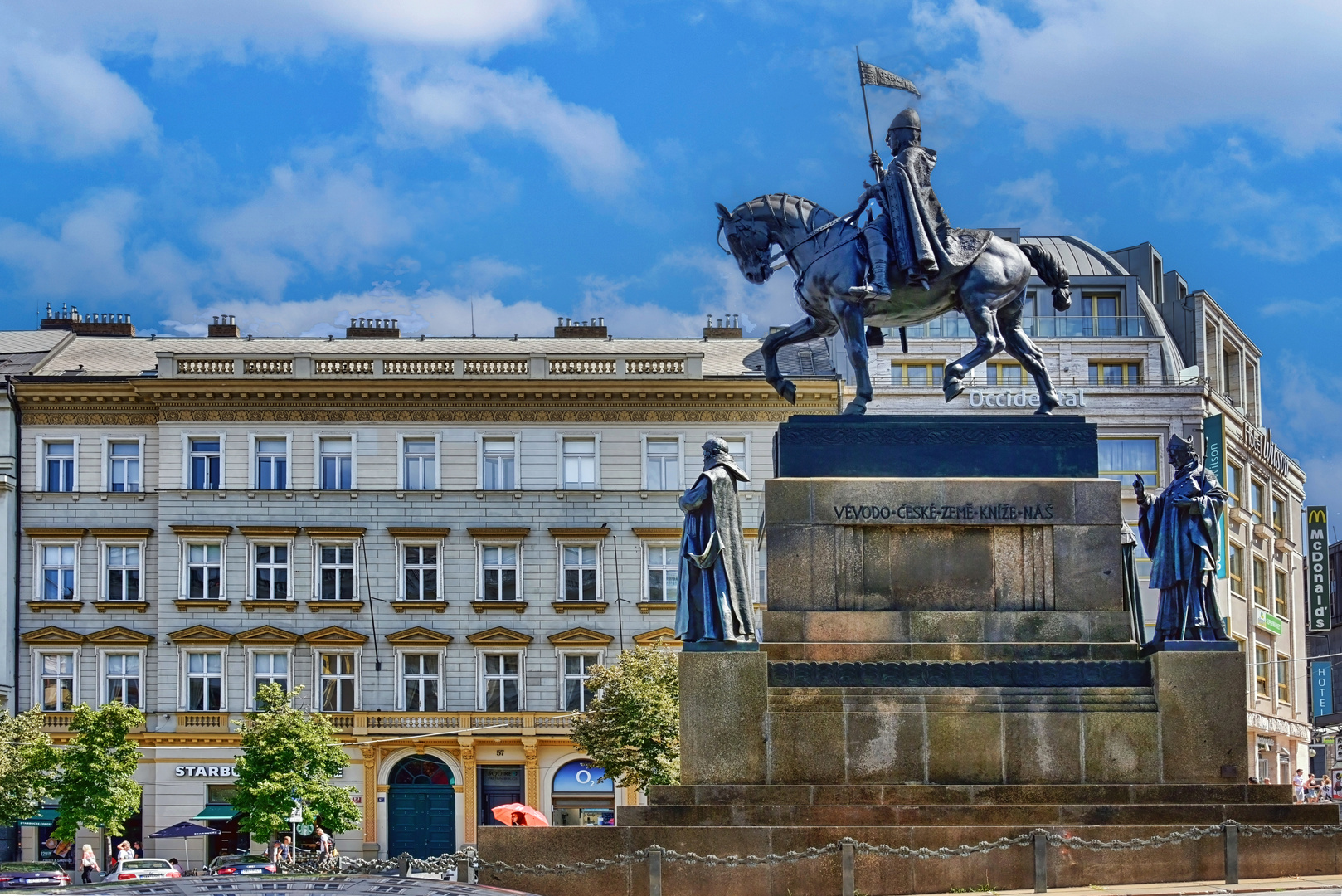 PRAG   - Spaziergang am Wenzelsplatz -