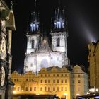 Prag, Tynkirche und Rathausuhr am Altstädter Ring