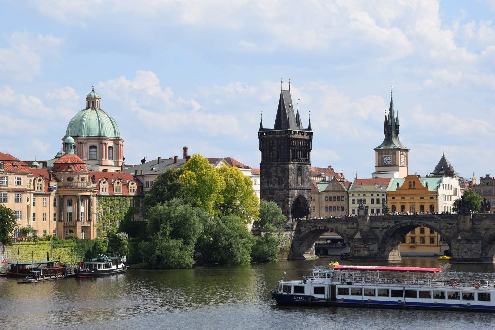 Prag - Ufer nahe Karlsbrücke