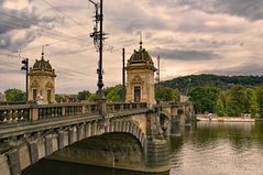 Prag und seine Brücken