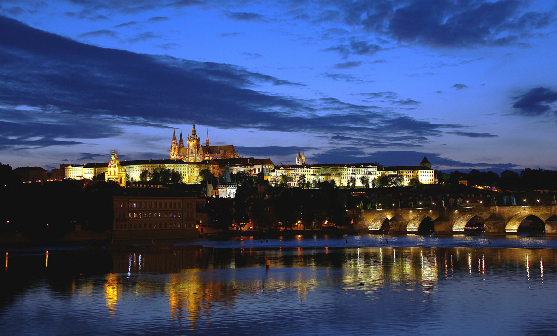 Prag, view on Hradschin across river Moldau, Praha, Hradcany