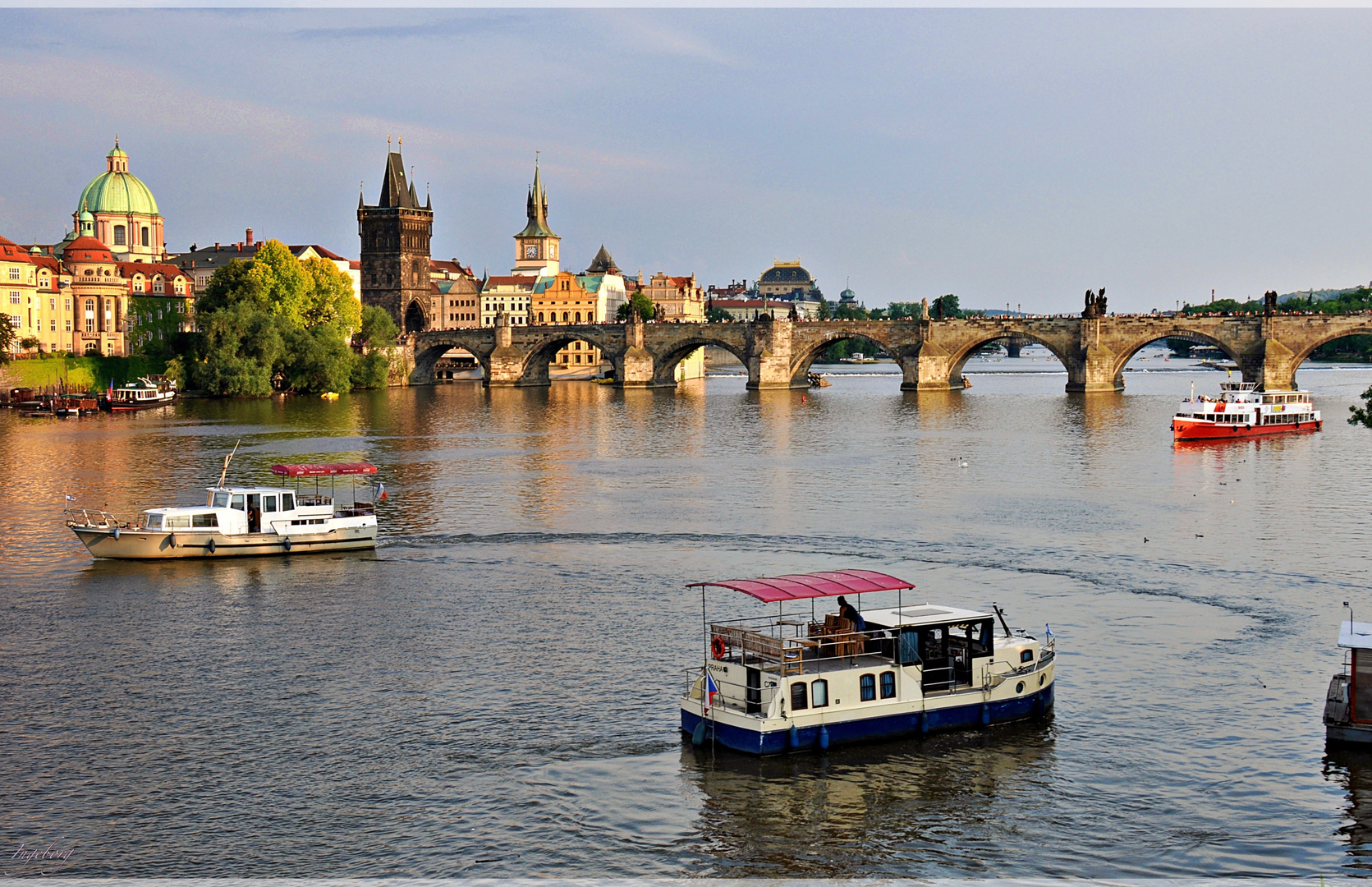 PRAG - vom Wasser aus gesehen